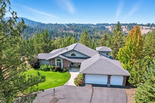 $918,900 | 1607 East Wildflower Lane, Spokane, WA 99224