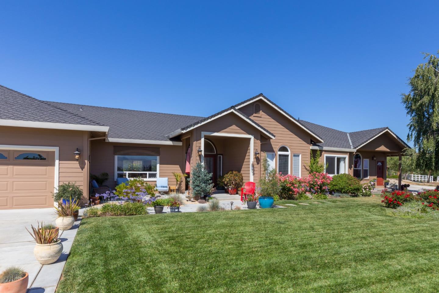 741 Riverside Road Hollister, CA 95023 - Photo 4 of 38 Gallery Image 4