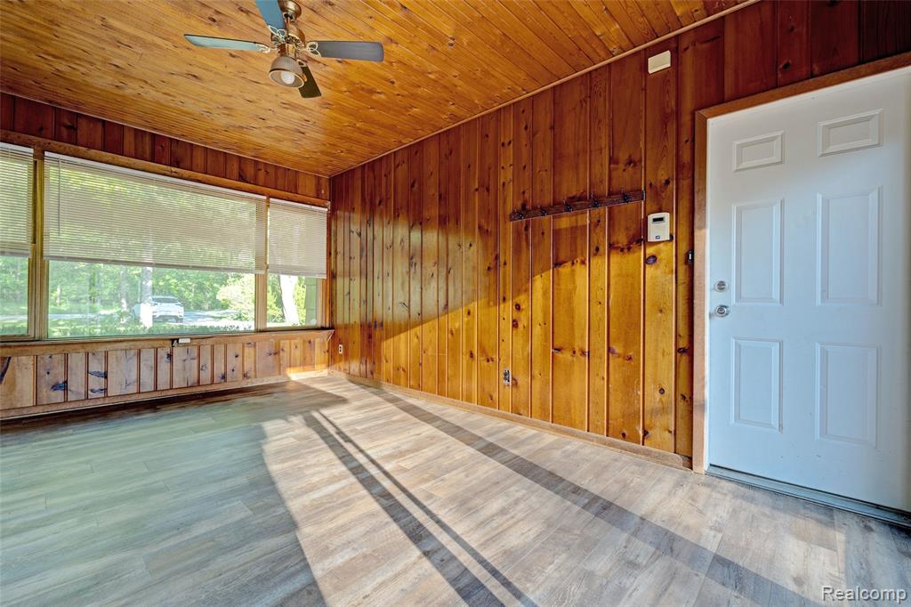 5890 Grange Hall Road Holly, MI 48442 - Photo 15 of 67