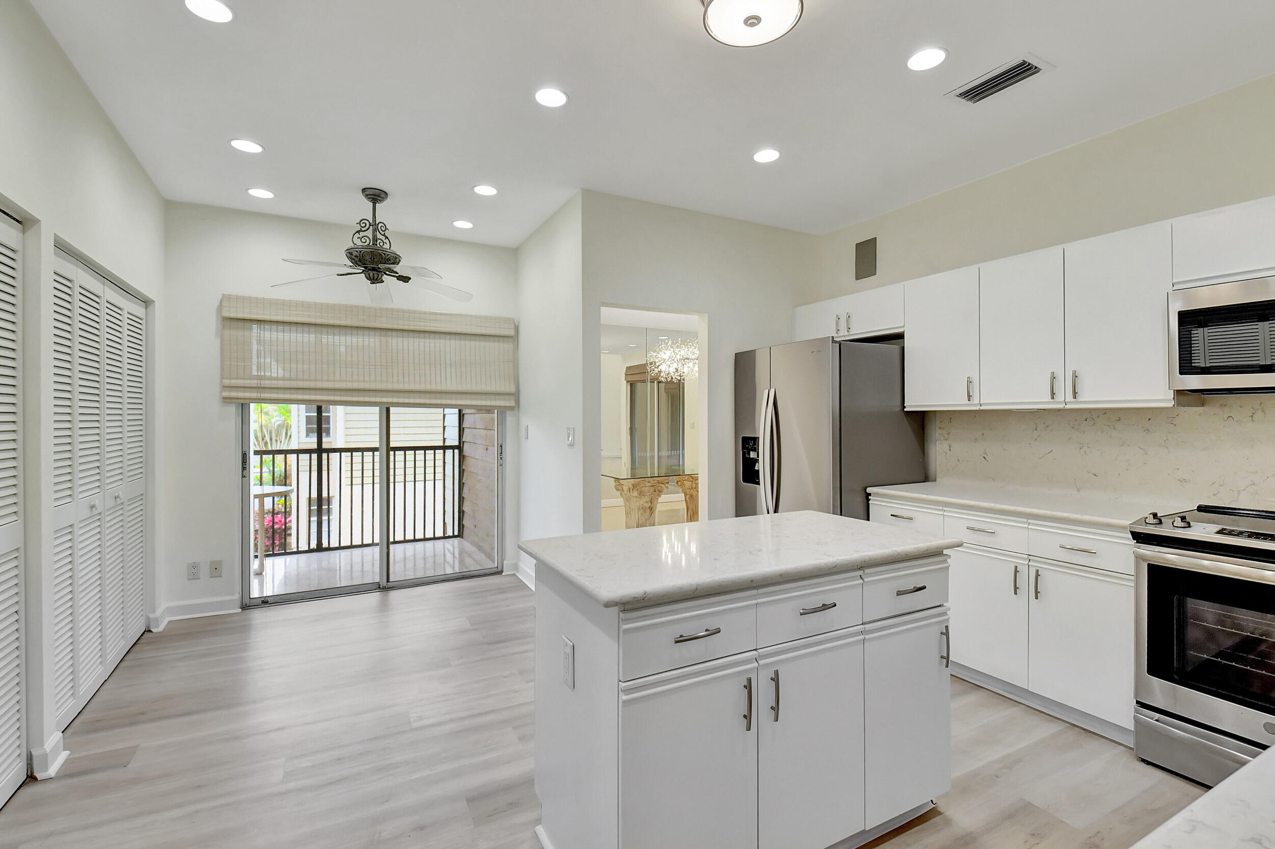 7628 Elm Ridge Drive, Unit 10U Boca Raton, FL 33433 - Photo 6 of 19 eat in kitchen