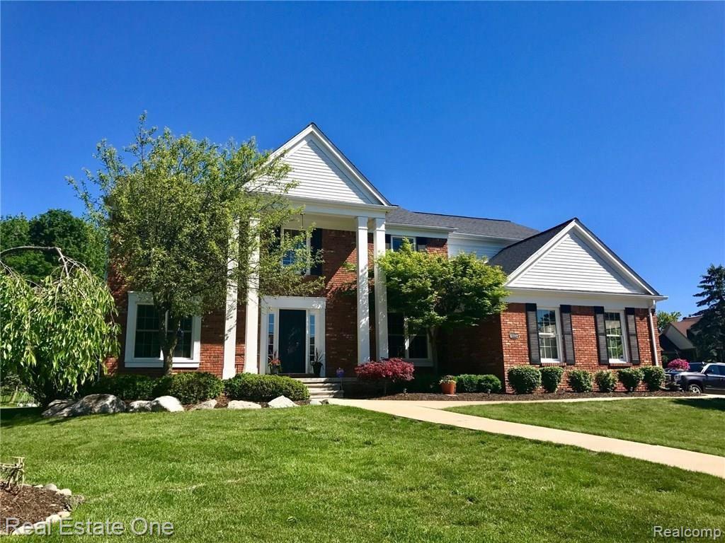 2196 Chippenham Chase Rochester Hills, MI 48306 - Photo 1 of 27