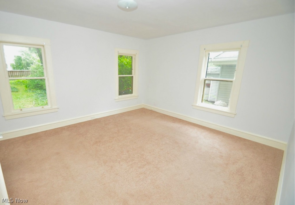 3094 Coleridge Road Cleveland, OH 44118 - Photo 9 of 16