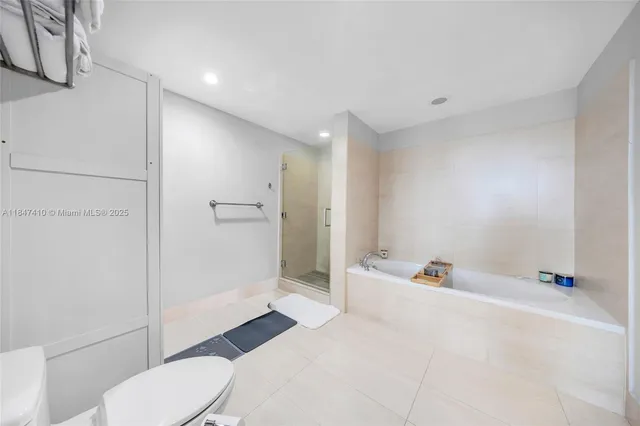 $865,000 | 7929 West Drive, Unit 1503, North Bay Village, FL 33141