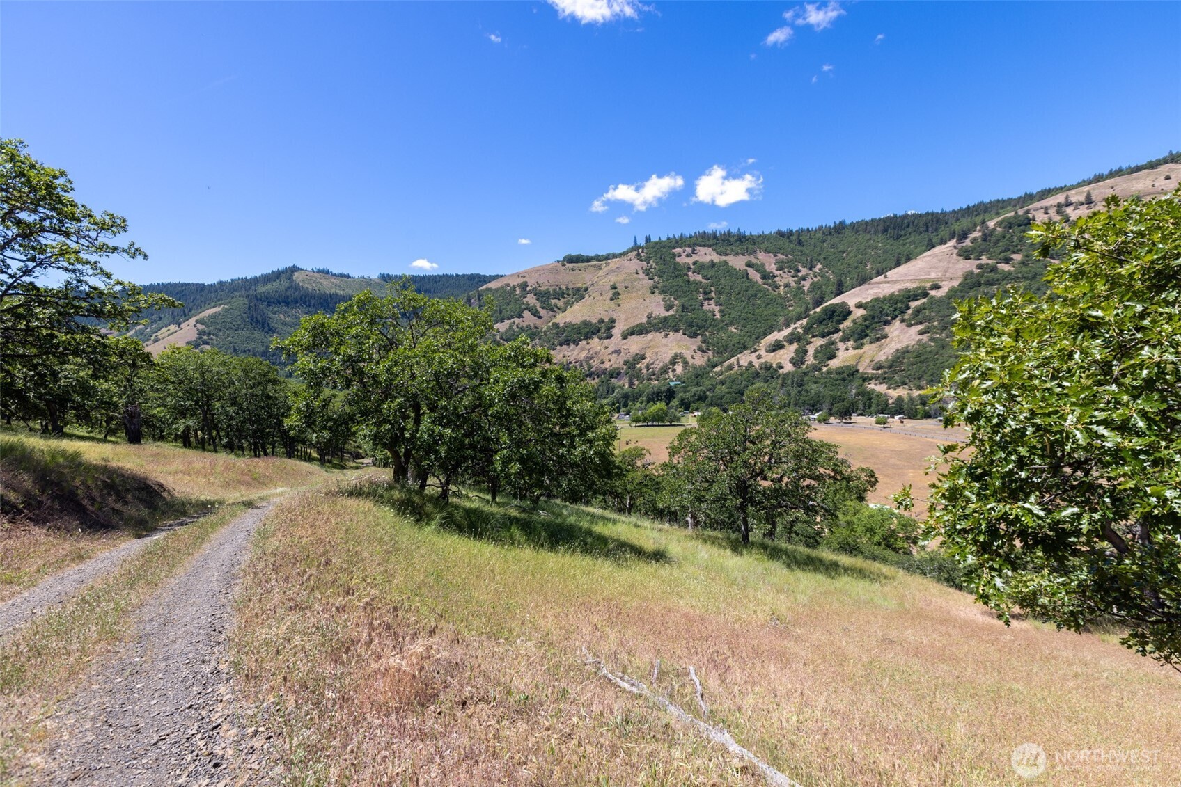 992 Highway 142 Lyle, WA 98635 - Photo 27 of 40