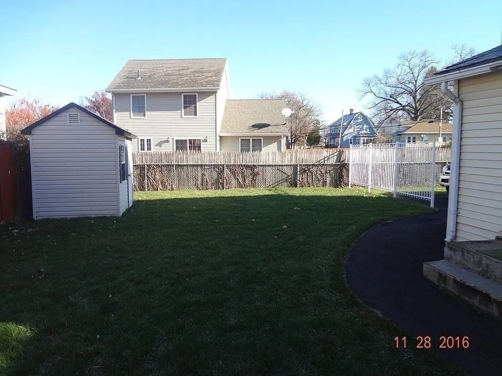 64 Berkshire Avenue Springfield, MA 01109 - Photo 6 of 24