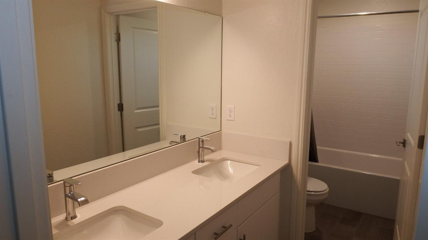 2008 North Walling Lane Clovis, CA 93619 - Photo 9 of 12