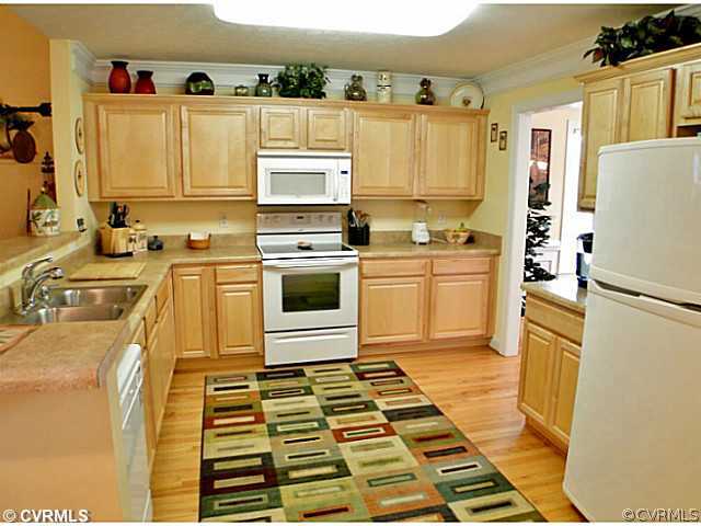 3120 Barnack Road Midlothian, VA 23112 - Photo 7 of 24 Kitchen