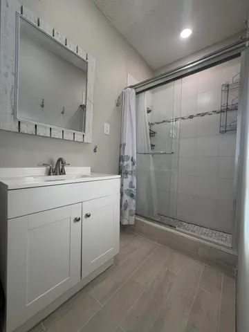 $2,700 | 212 Plainfield Avenue, Unit 2, Jersey City, NJ 07306