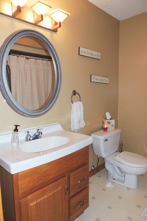 208 Jeffrey Road Springfield, MA 01119 - Photo 15 of 28