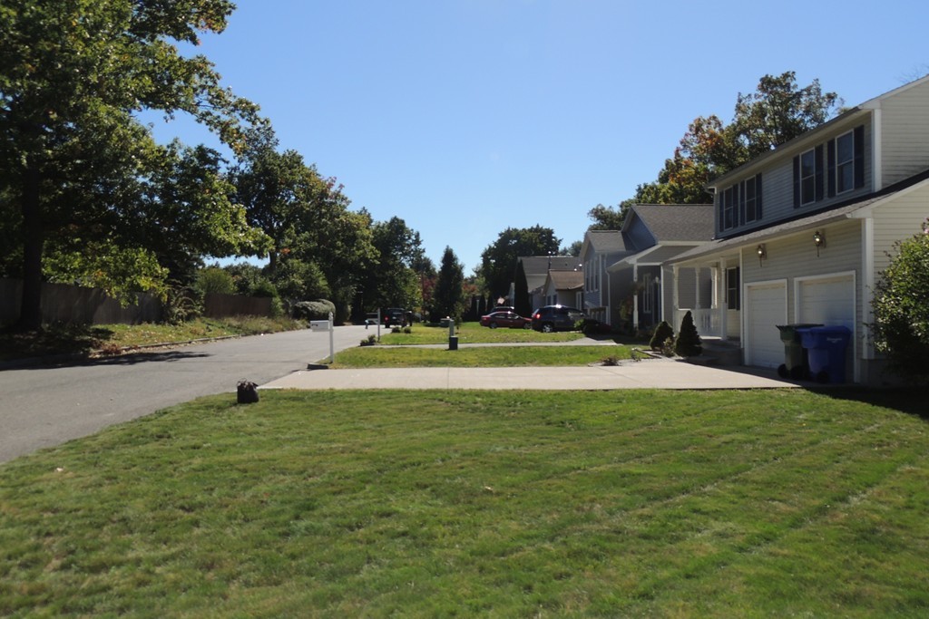 208 Jeffrey Road Springfield, MA 01119 - Photo 26 of 28