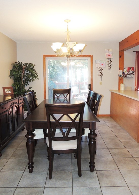 208 Jeffrey Road Springfield, MA 01119 - Photo 4 of 28