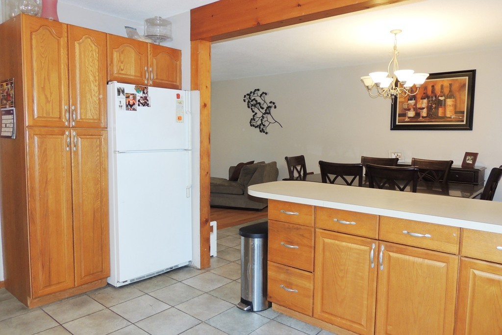 208 Jeffrey Road Springfield, MA 01119 - Photo 7 of 28