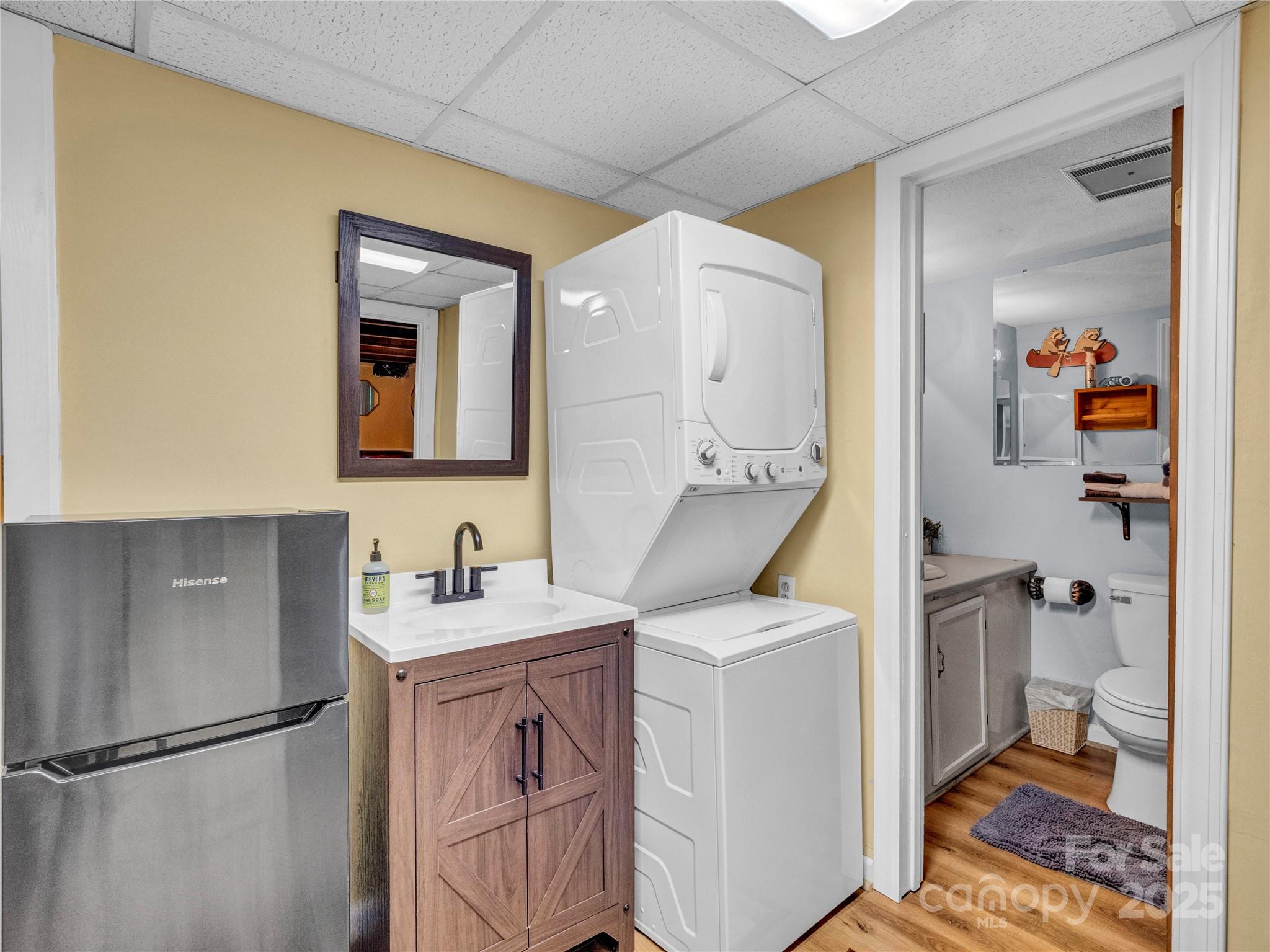 5349 Hickory Nut Gap Road Newland, NC 28657 - Photo 13 of 34 a bathroom with a sink toilet and shower