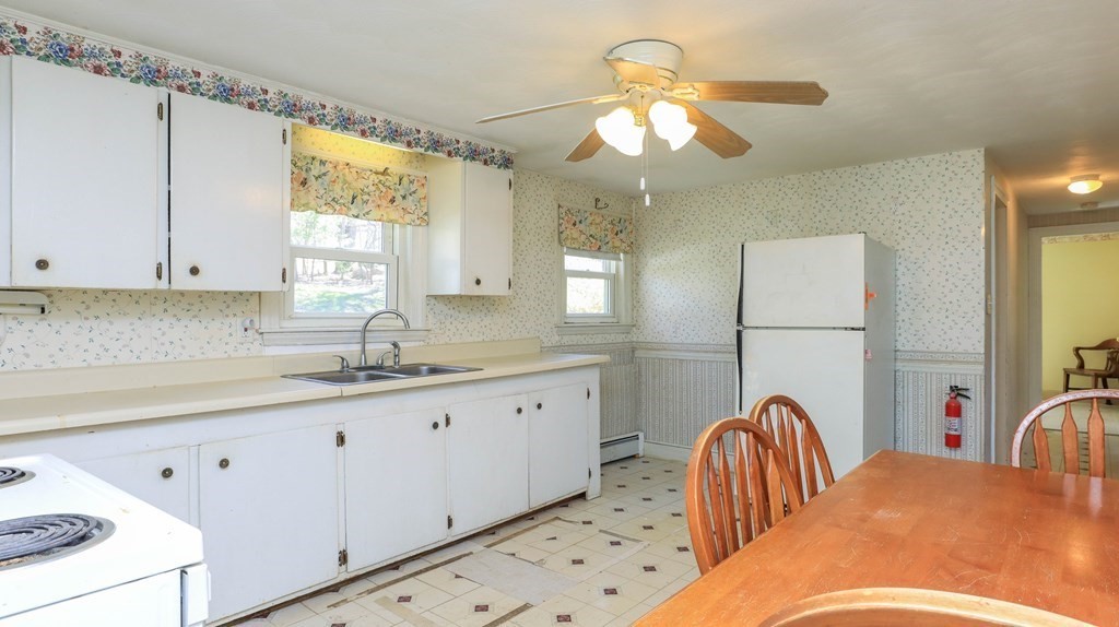362 Concord Road Billerica, MA 01821 - Photo 8 of 37 Gallery Image 8