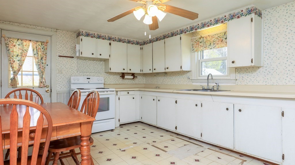 362 Concord Road Billerica, MA 01821 - Photo 9 of 37 Gallery Image 9