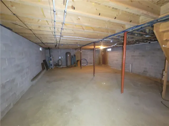 $194,900 | 2055 Markleton School Road, Rockwood, PA 15557