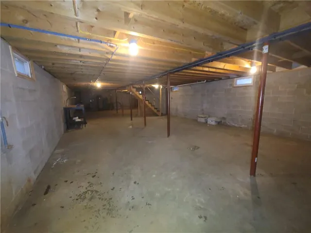 $194,900 | 2055 Markleton School Road, Rockwood, PA 15557