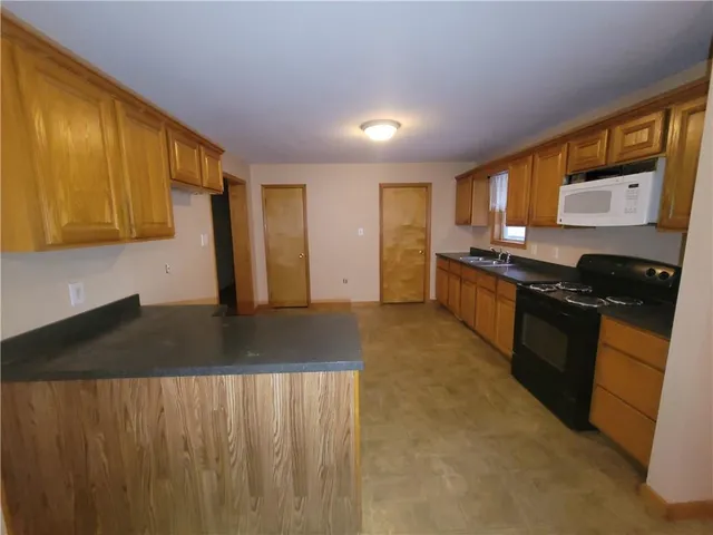 $194,900 | 2055 Markleton School Road, Rockwood, PA 15557