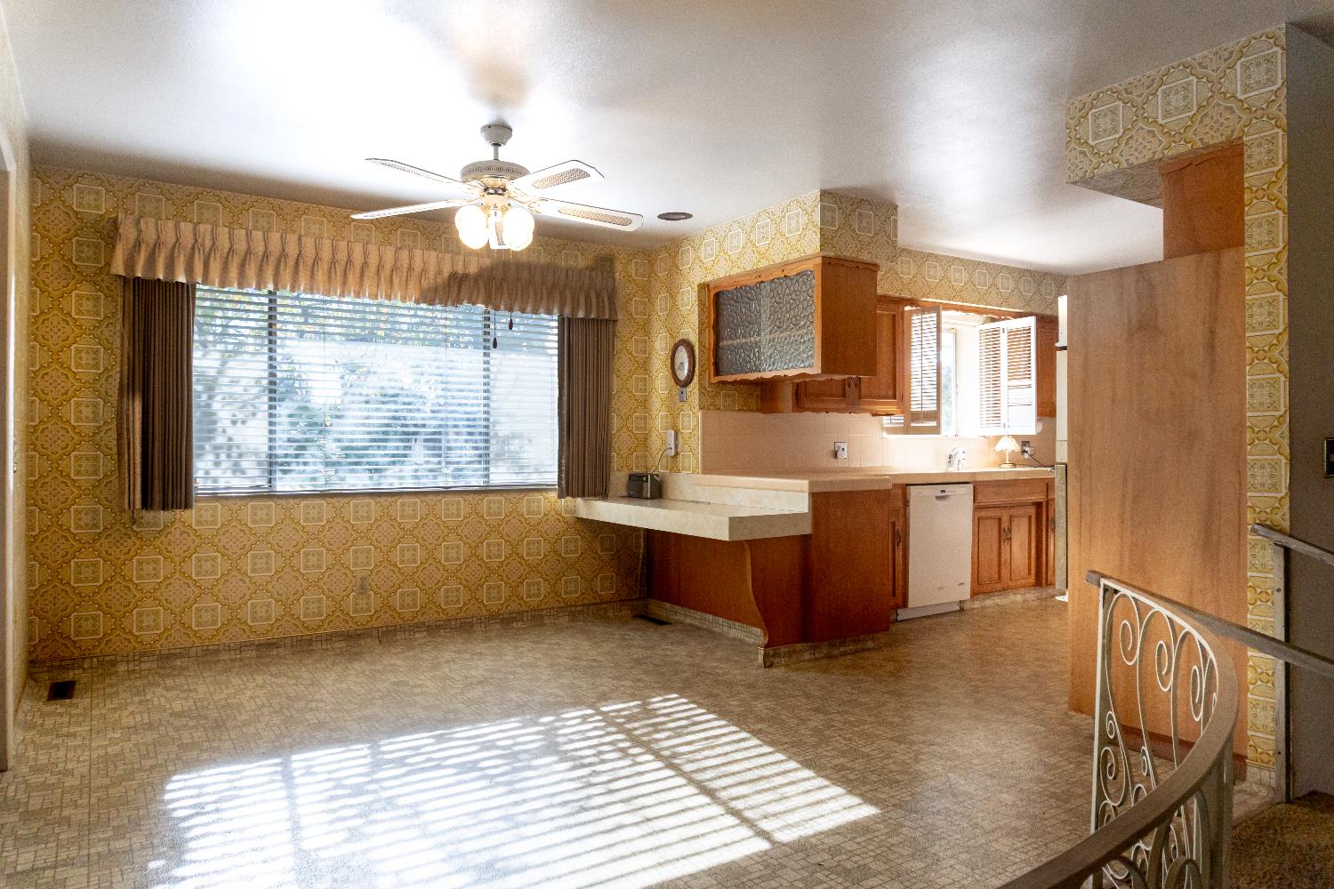 5877 East Dwight Way Fresno, CA 93727 - Photo 6 of 31 a spacious bathroom with a tub sink and mirror
