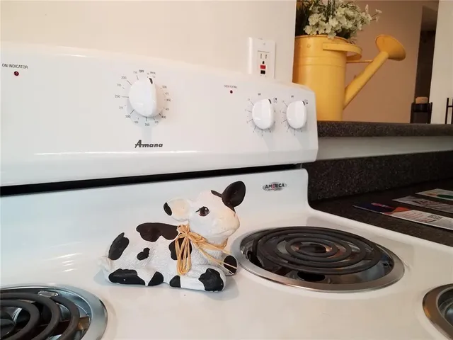 a view of a utility room with washer and dryer
