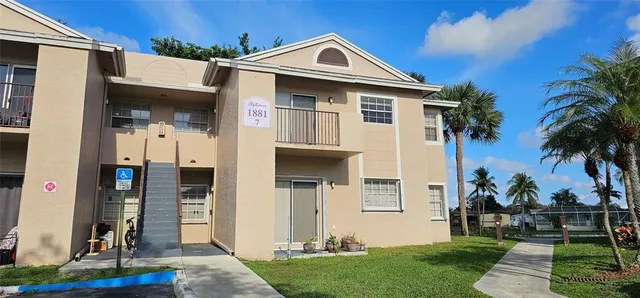 $2,100 | 1881 Northwest 96th Terrace, Unit 7F, Pembroke Pines, FL 33024