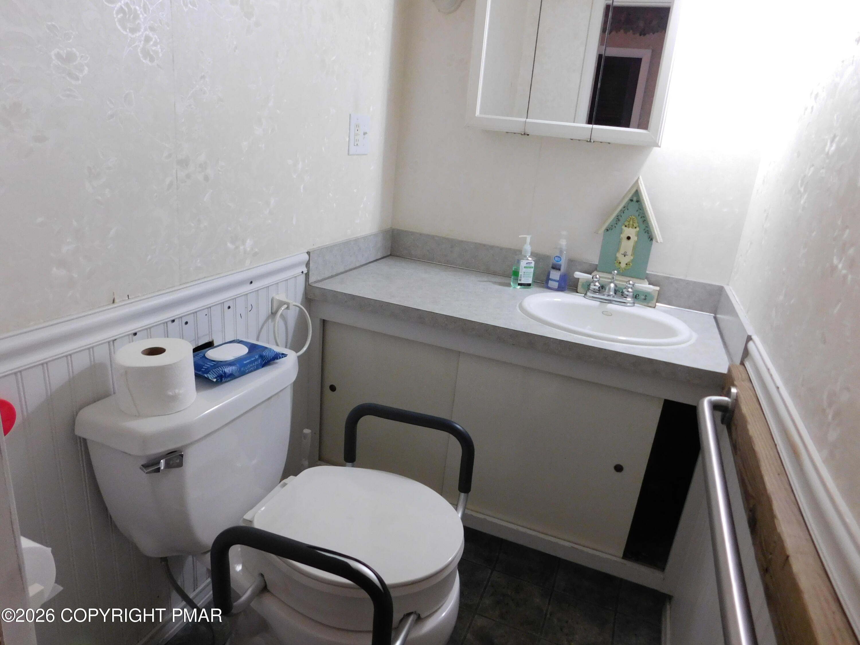 319 Lofty Road McAdoo, PA 18237 - Photo 13 of 20 Powder room