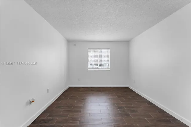 $2,050 | 15221 Southwest 80th Street, Unit 112, Miami, FL 33193