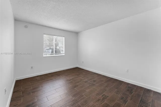 $2,050 | 15221 Southwest 80th Street, Unit 112, Miami, FL 33193