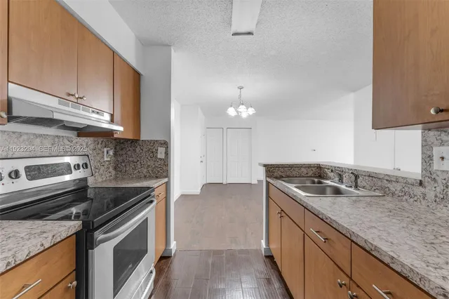 $2,050 | 15221 Southwest 80th Street, Unit 112, Miami, FL 33193