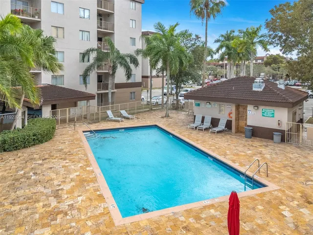 $2,050 | 15221 Southwest 80th Street, Unit 112, Miami, FL 33193