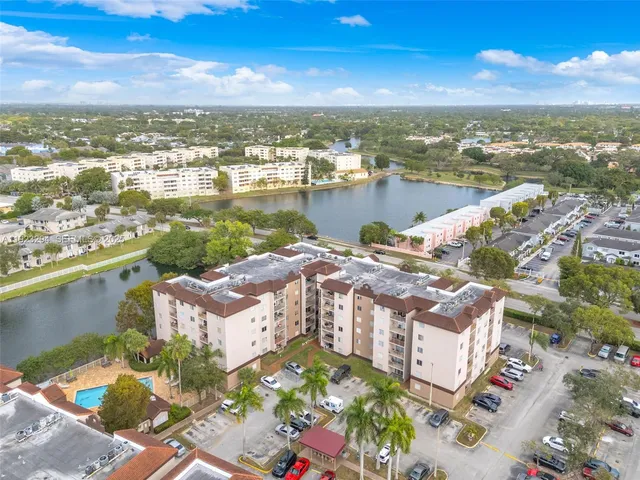 $2,050 | 15221 Southwest 80th Street, Unit 112, Miami, FL 33193