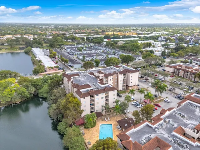 $2,050 | 15221 Southwest 80th Street, Unit 112, Miami, FL 33193