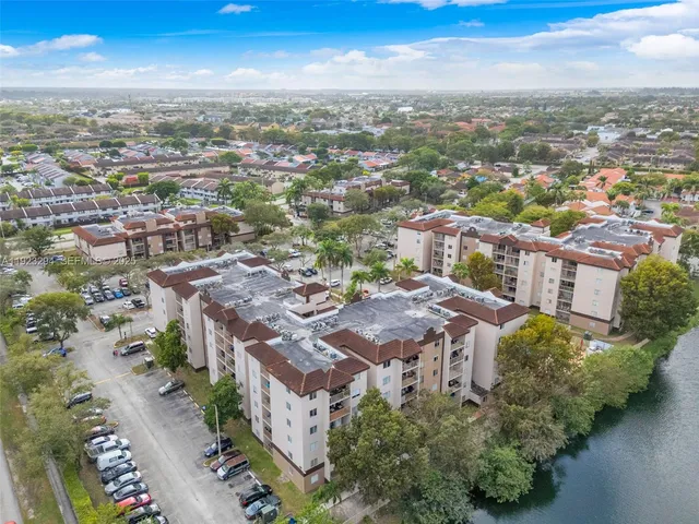 $2,050 | 15221 Southwest 80th Street, Unit 112, Miami, FL 33193