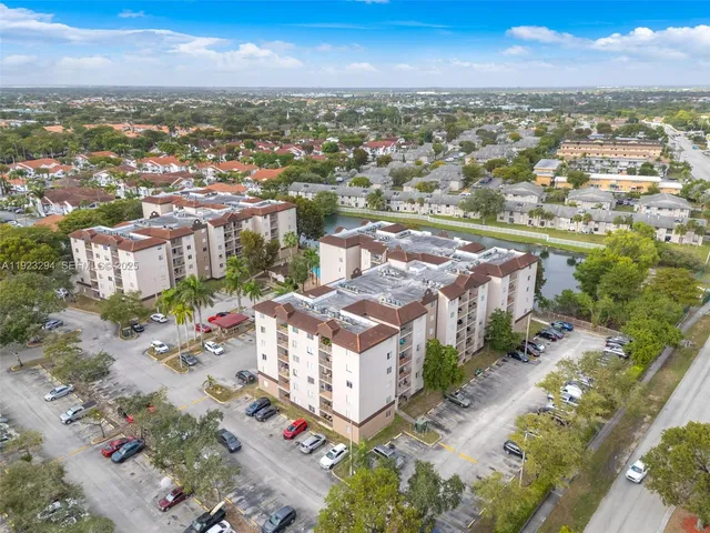 $2,050 | 15221 Southwest 80th Street, Unit 112, Miami, FL 33193