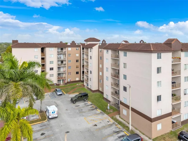 $2,050 | 15221 Southwest 80th Street, Unit 112, Miami, FL 33193