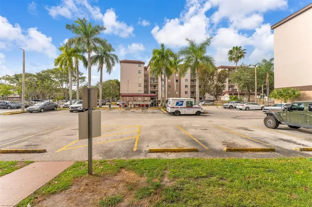 $2,050 | 15221 Southwest 80th Street, Unit 112, Miami, FL 33193