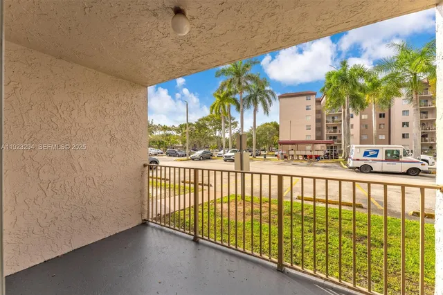 $2,050 | 15221 Southwest 80th Street, Unit 112, Miami, FL 33193