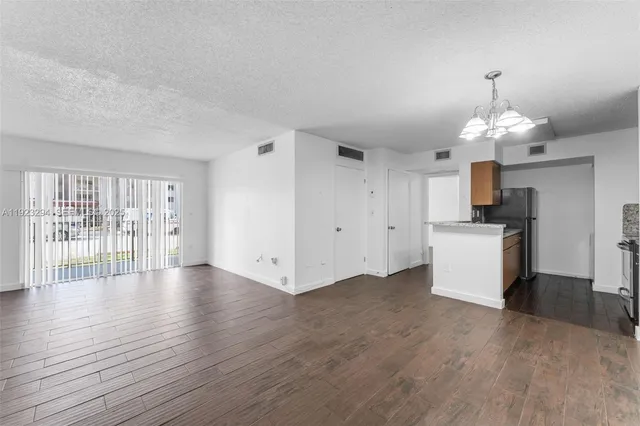 $2,050 | 15221 Southwest 80th Street, Unit 112, Miami, FL 33193
