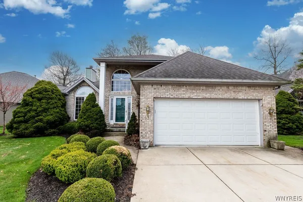 $569,900 | 63 Sutherland Court, Clarence, NY 14221