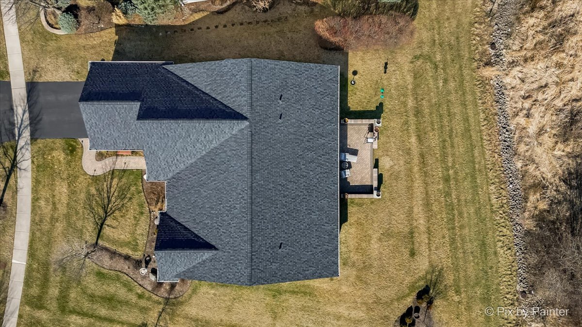 12290 Russet Lane Huntley, IL 60142 - Photo 35 of 38 an aerial view of a house