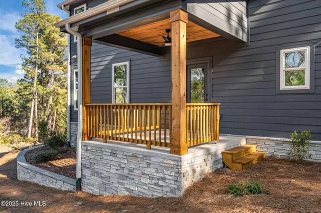 $595,000 | 101 Douglas Drive, West End, NC 27376