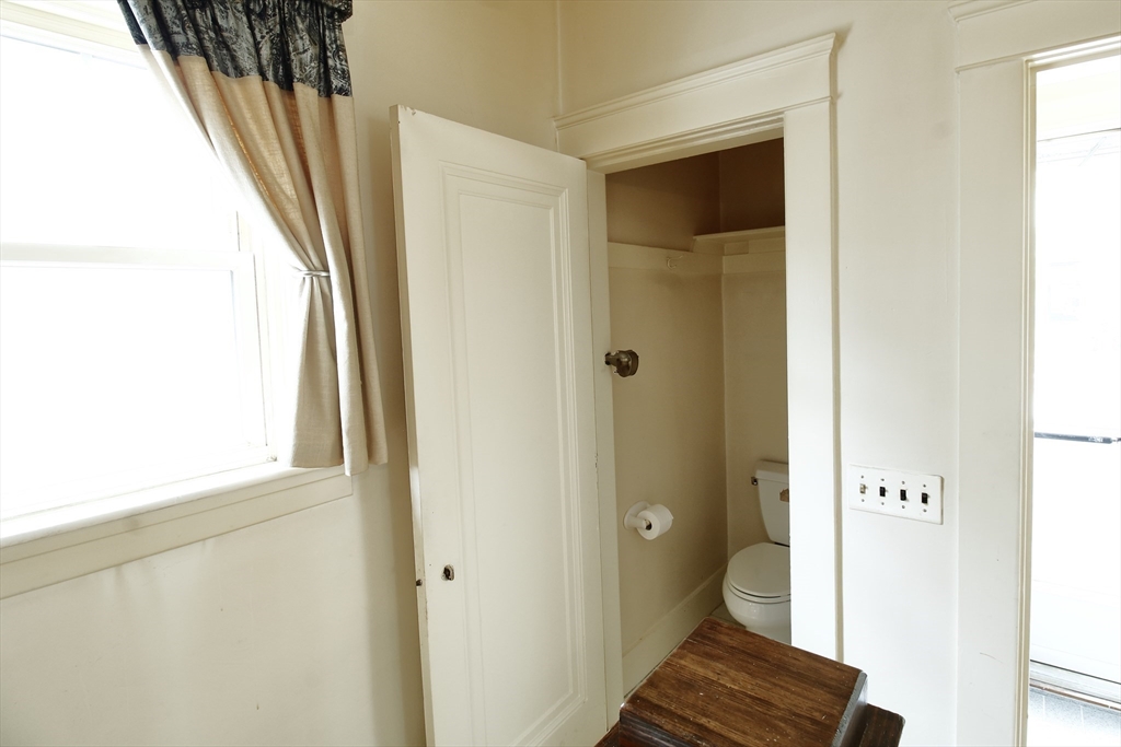 53 Dexterdale Road Providence, RI 02906 - Photo 15 of 34 Gallery Image 15