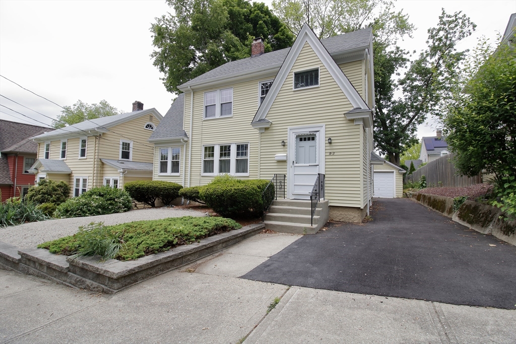 53 Dexterdale Road Providence, RI 02906 - Photo 2 of 34 Gallery Image 2