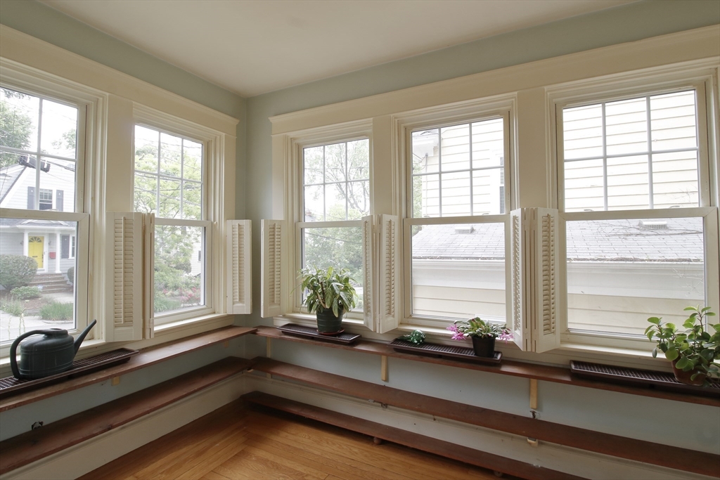 53 Dexterdale Road Providence, RI 02906 - Photo 7 of 34 Gallery Image 7
