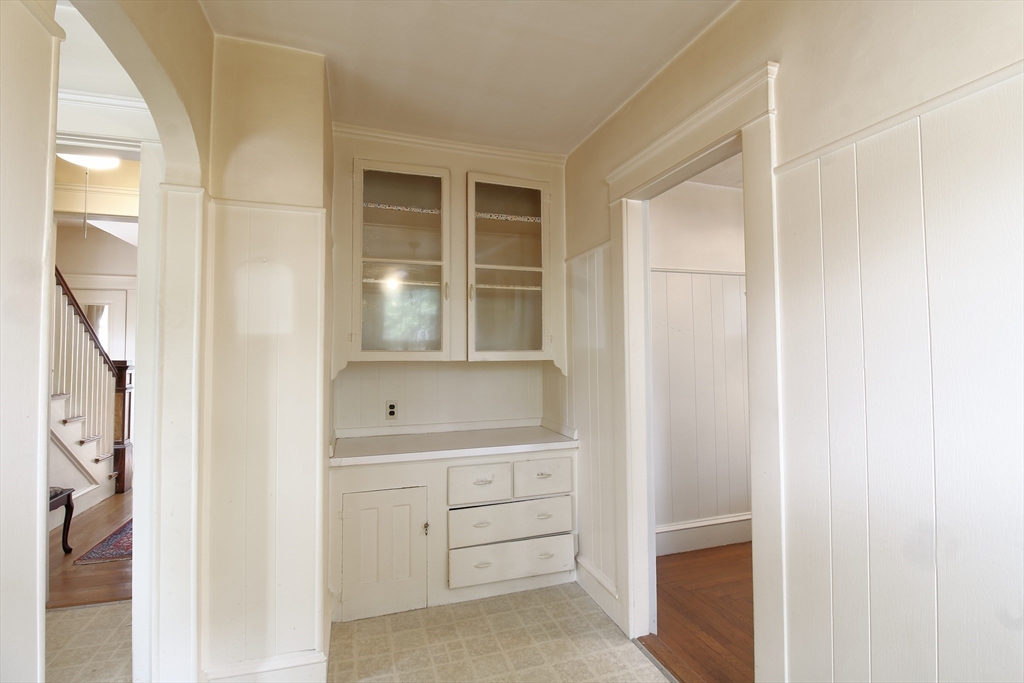 53 Dexterdale Road Providence, RI 02906 - Photo 10 of 34 Gallery Image 10