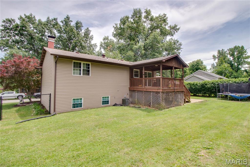 5204 Pin Oak Drive Alton, IL 62002 - Photo 38 of 45