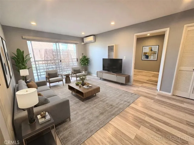 $2,700 | 327 Chestnut Avenue, Long Beach, CA 90802