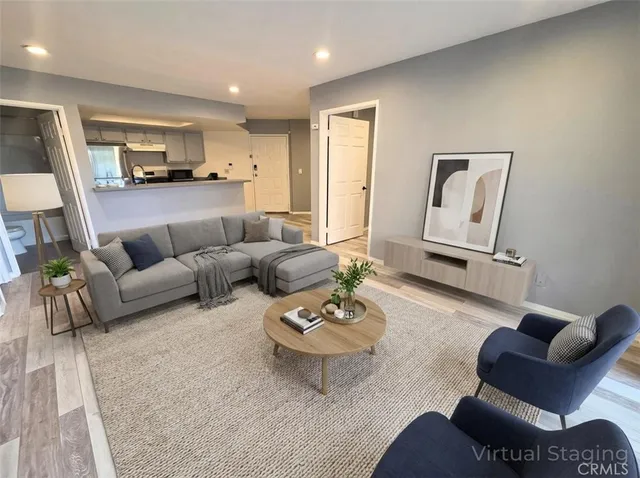 $2,700 | 327 Chestnut Avenue, Long Beach, CA 90802