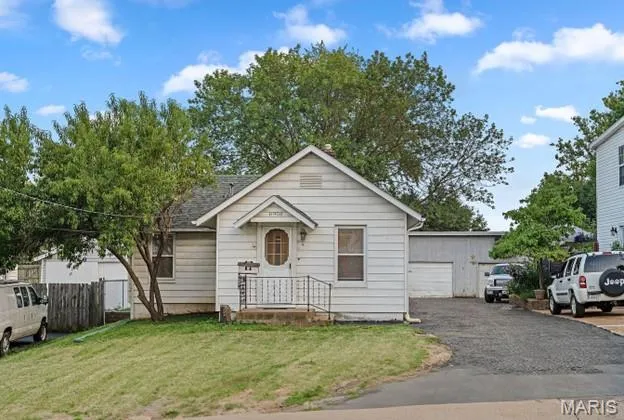 $250,000 | 8908 West Pendleton Avenue, St. Louis, MO 63144