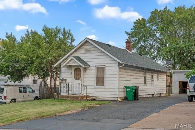 $250,000 | 8908 West Pendleton Avenue, St. Louis, MO 63144
